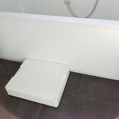 Ultra Platform Bath Step