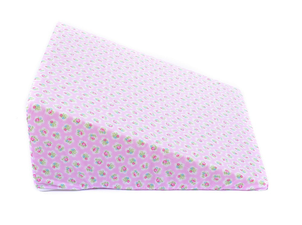 shows the 3 in 1 patterned bed wedge in bayswater rose