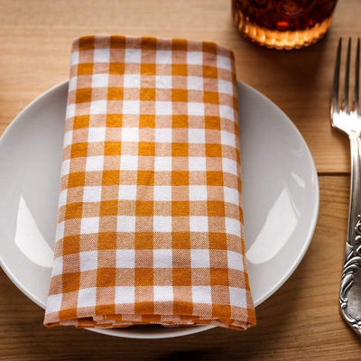 Table setting knife and fork with plate and napkin
