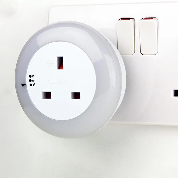 Lifemax Plug Through Night Light plugged in