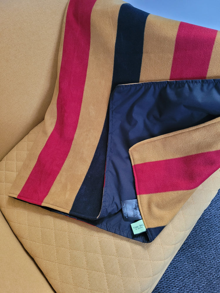 Water Resistant Cosy Fleece Blanket – Newmarket Pattern