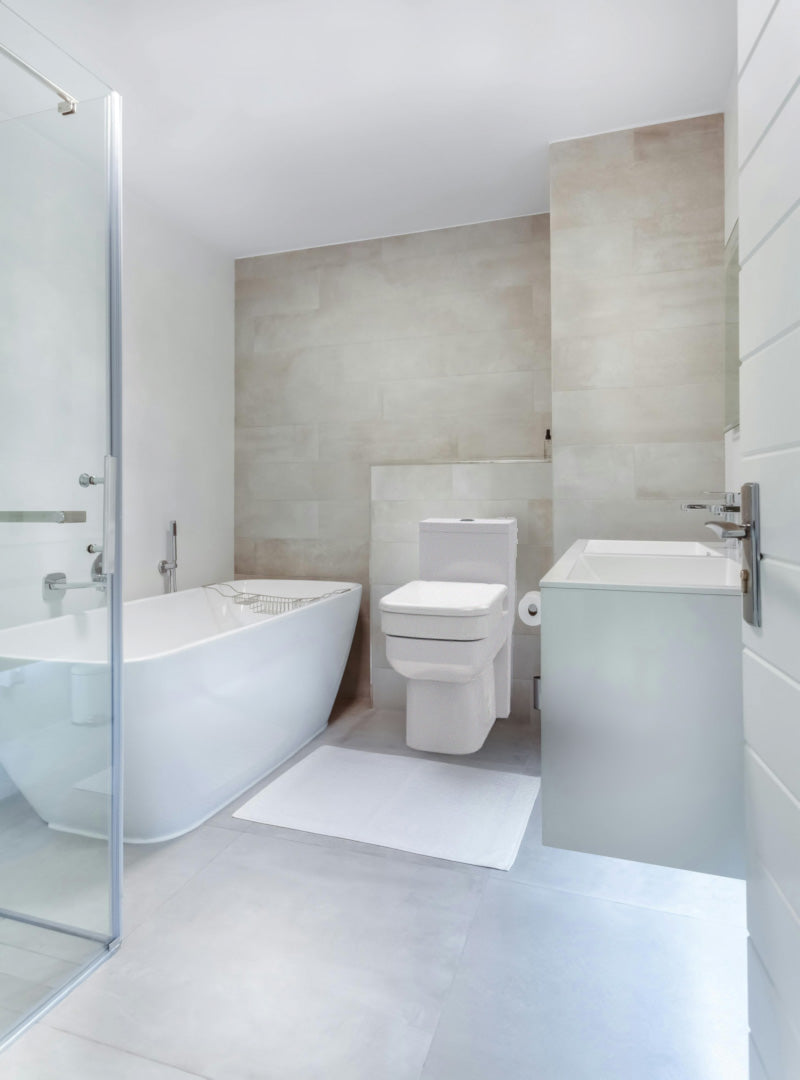 Ashby Lift Toilet Seat - Straight in bathroom