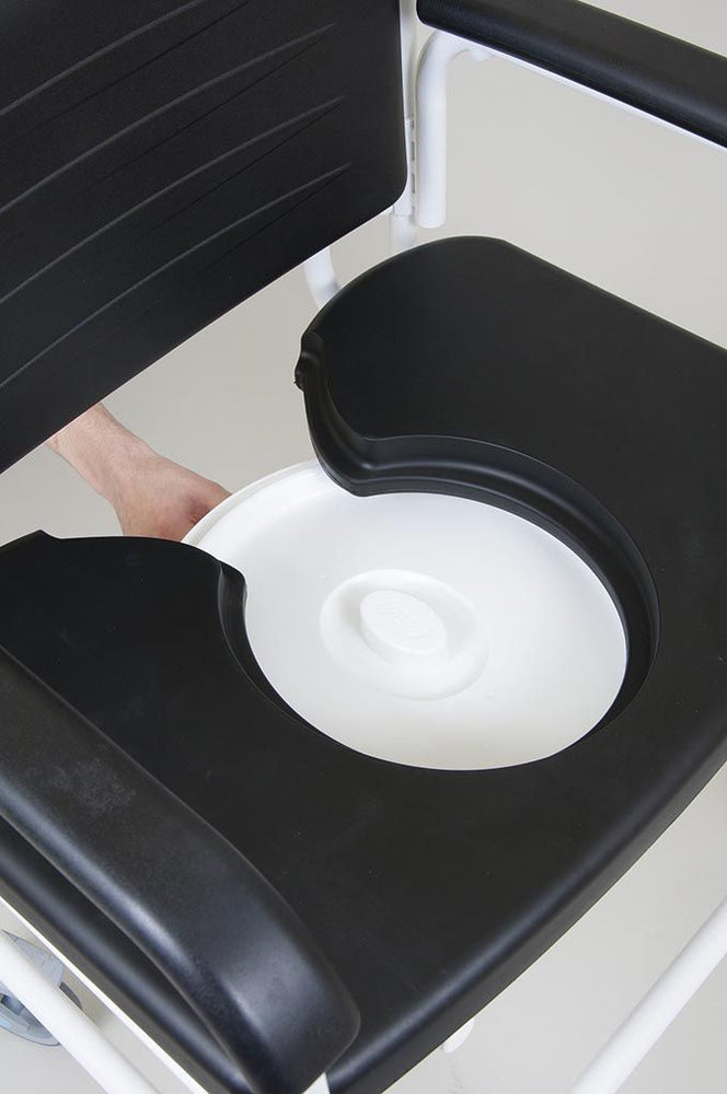the image shows a close up of the pan of the bariatric mobile commode
