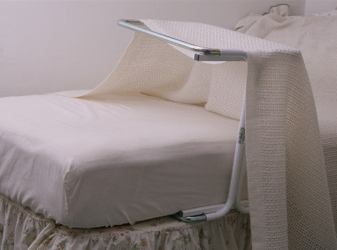 Folding blanket bed cradle