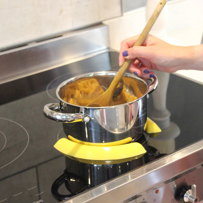 Yellow Pan Pickle in use