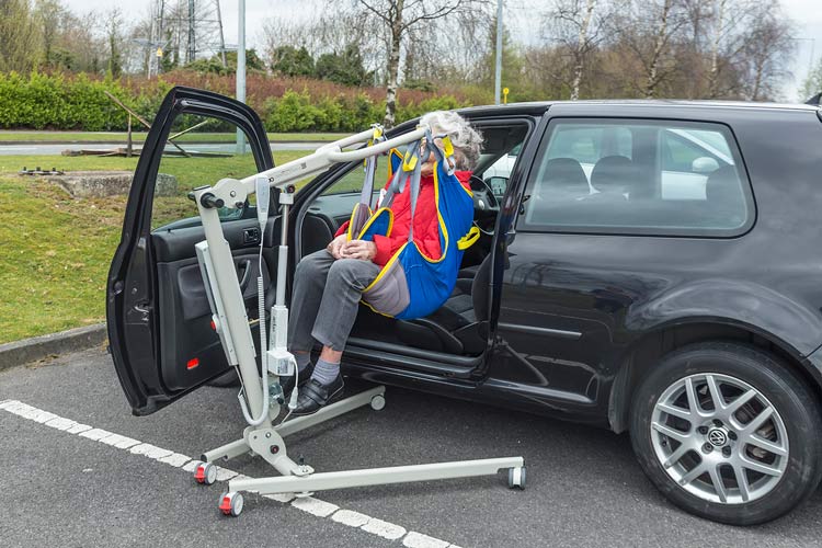 Ardoo Caresafe 140 Stand Aid Combo - maneuvering a patient into their car