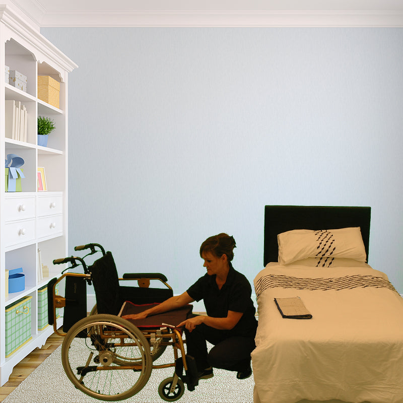 shows the Glide and Lock Chair – Standard being used