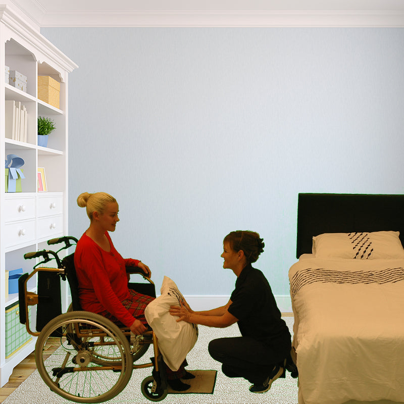 shows the Glide and Lock Chair – Standard being used