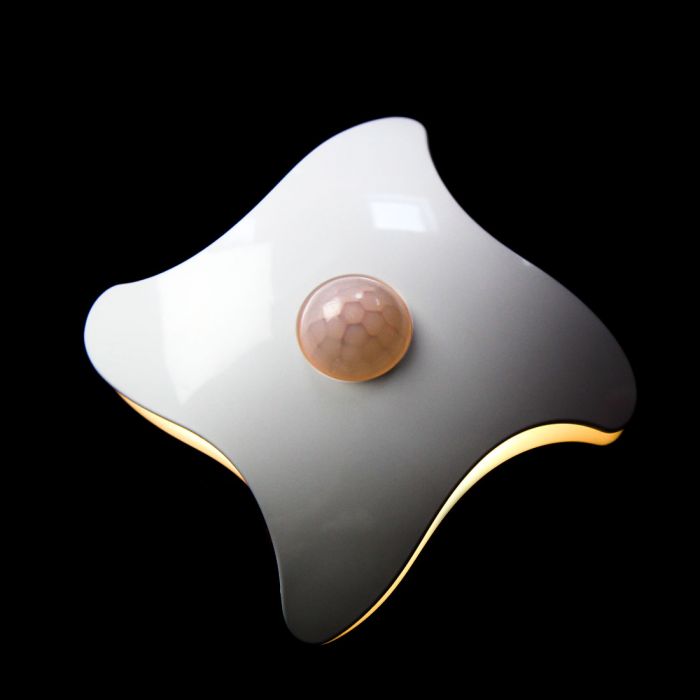 the image shows the lifemax starfish night light from the top down view