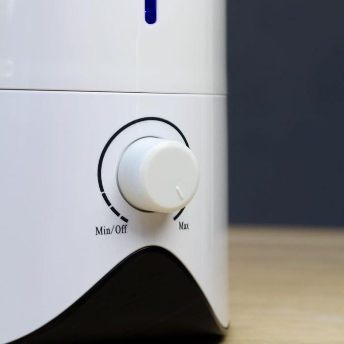 the image shows the control dial on the lifemax professional humidifier